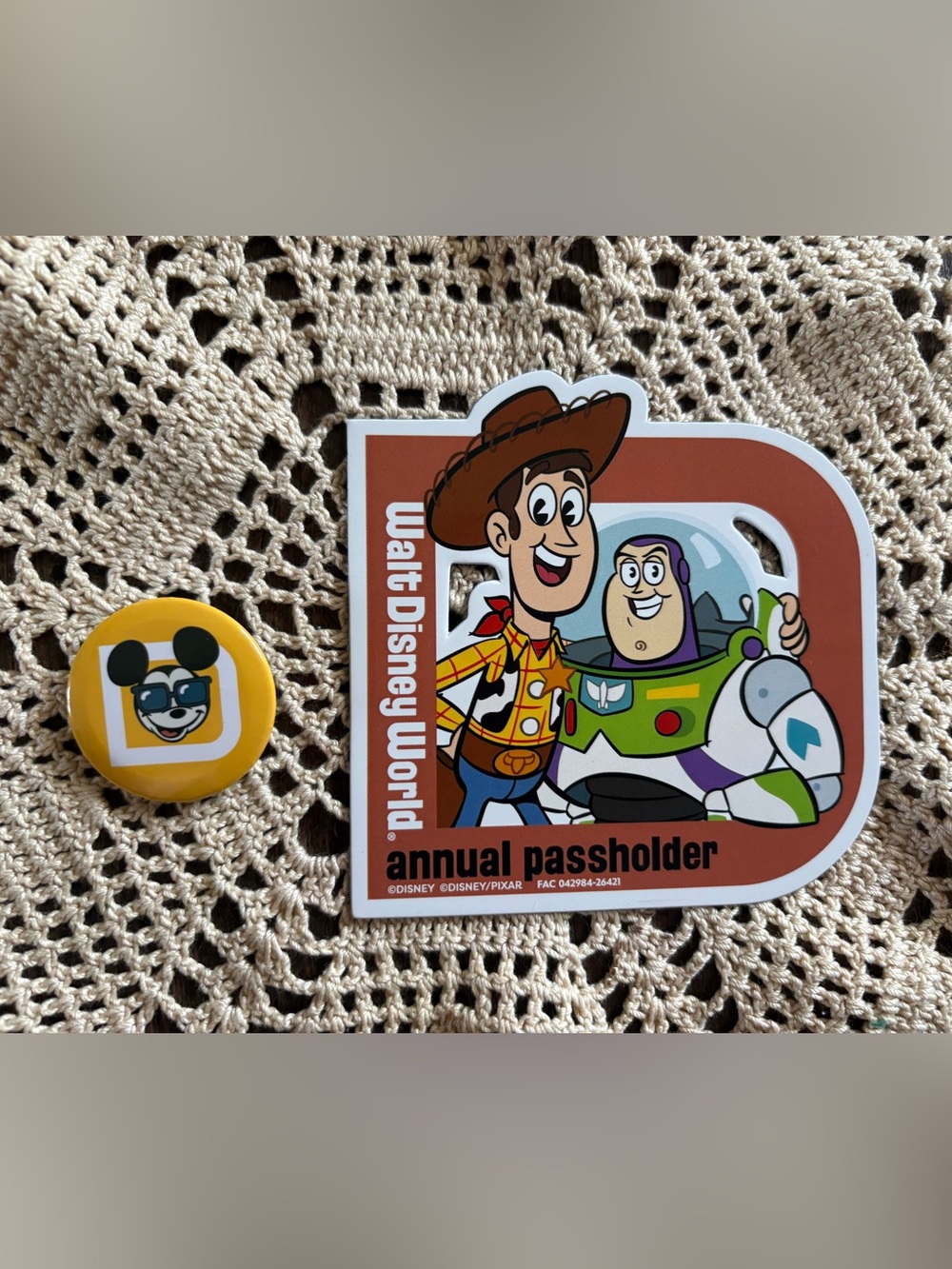 Toy Story spring Annual Passholder magnet and lounge pin badge Disneyworld